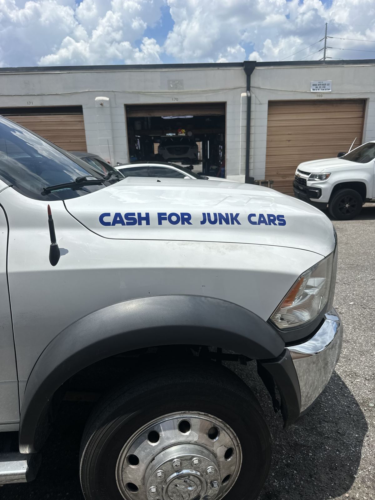 Rotulación de capó «Cash for Junk Cars»